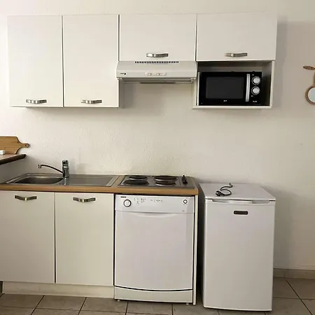 3 Pieces Avec Piscine, Climatisation Et Parking A Saint-florent - Fr-1-650-34 *