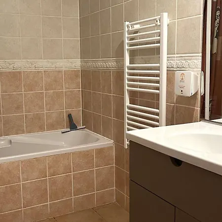 3 Pieces Avec Piscine, Climatisation Et Parking A Saint-florent - Fr-1-650-34 Lejlighed Saint-Florent (Corsica)