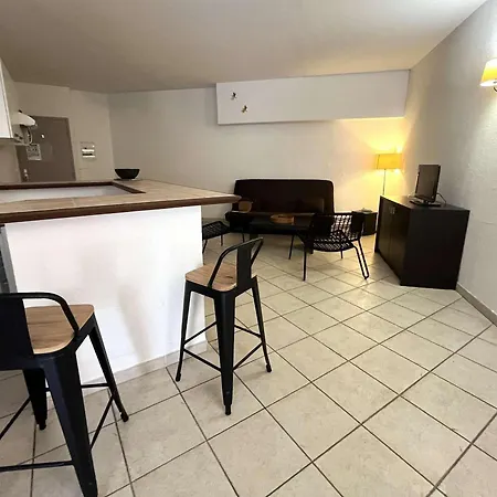 3 Pieces Avec Piscine, Climatisation Et Parking A Saint-florent - Fr-1-650-34
