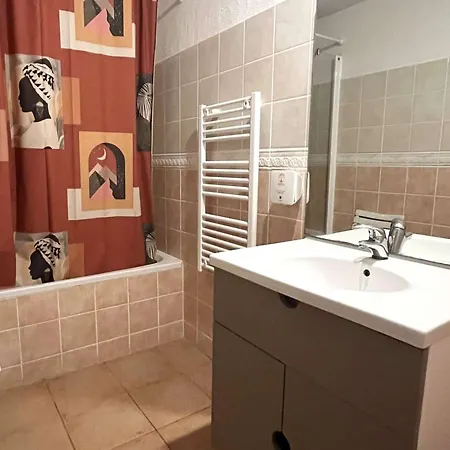 3 Pieces Avec Piscine, Climatisation Et Parking A Saint-florent - Fr-1-650-34 *