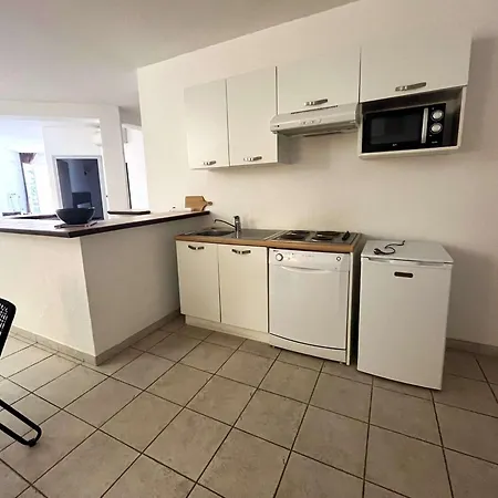 3 Pieces Avec Piscine, Climatisation Et Parking A Saint-florent - Fr-1-650-34 *